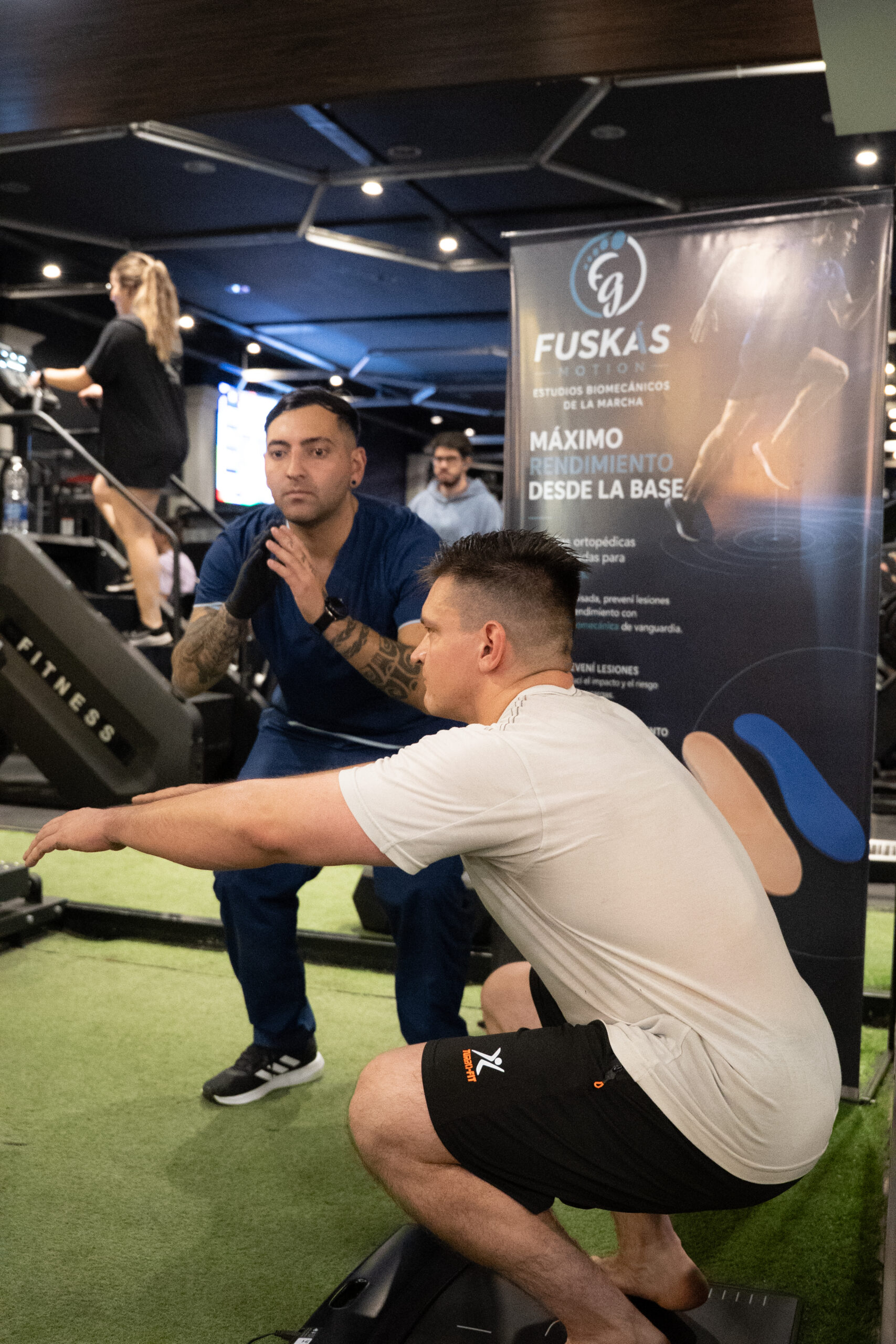 Estudio biomecánico de la marcha para plantillas ortopédicas en Zezaro's Gym