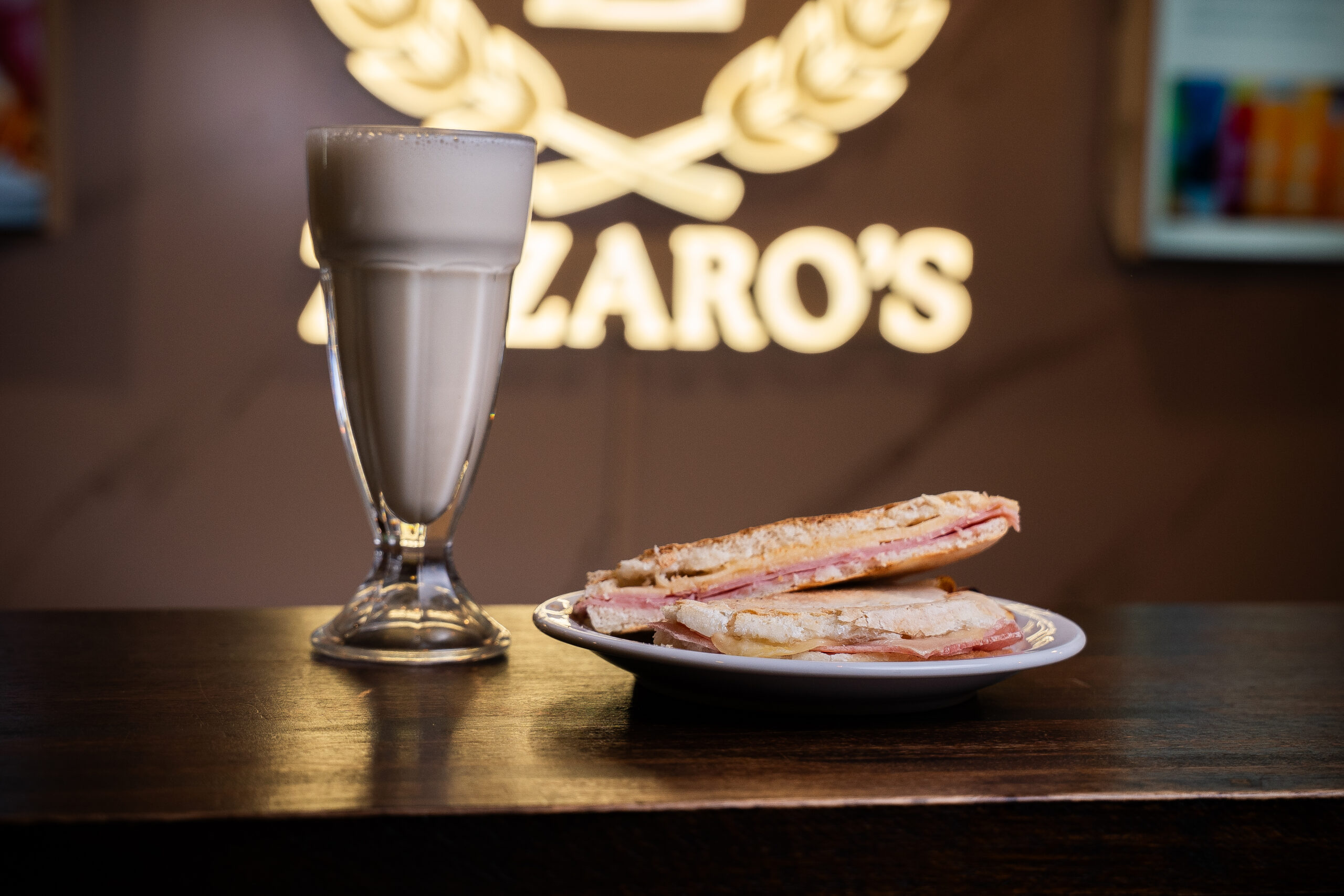 Milkshake y tostado de la cafetería de Zezaro's Gym