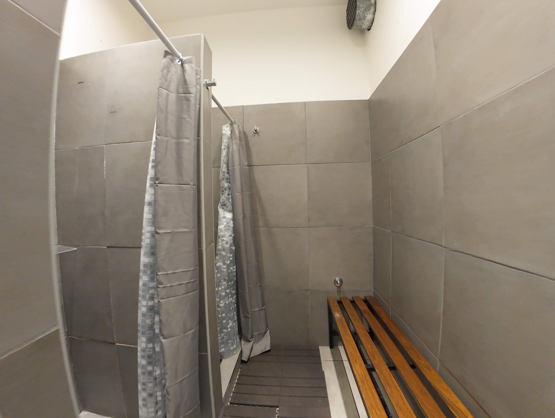 Duchas del vestuario de Zezaro's Gym